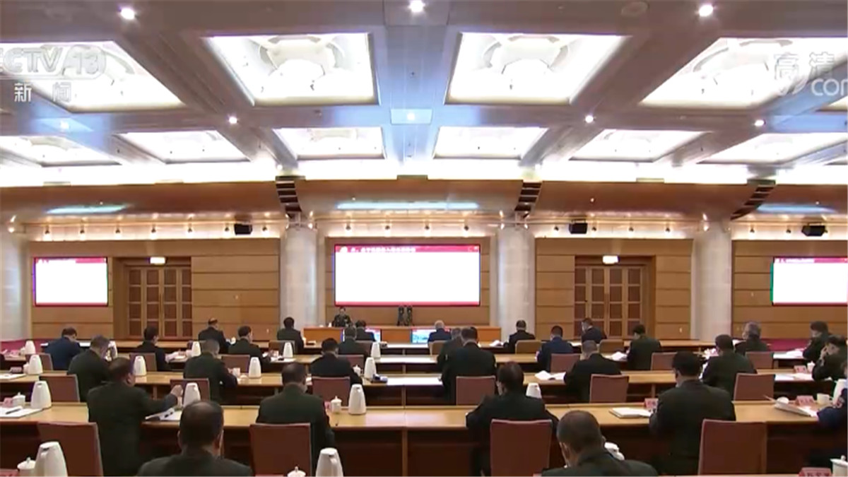 全军学习贯彻党的十九届五中全会精神宣讲团首场报告会举行