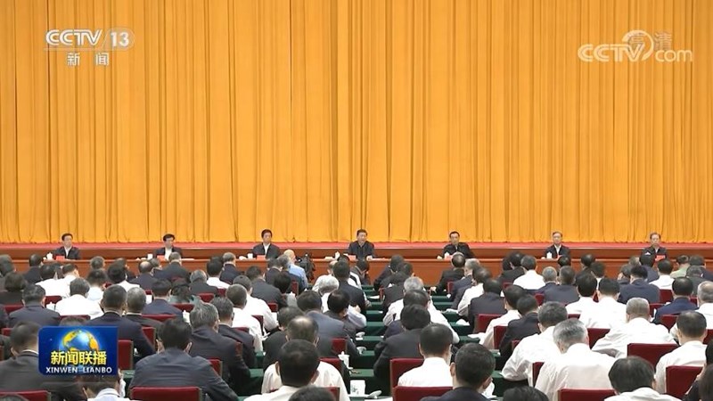 习近平在中央人才工作会议上强调 深入实施新时代人才强国战略 加快建设世界重要人才中心和创新高地