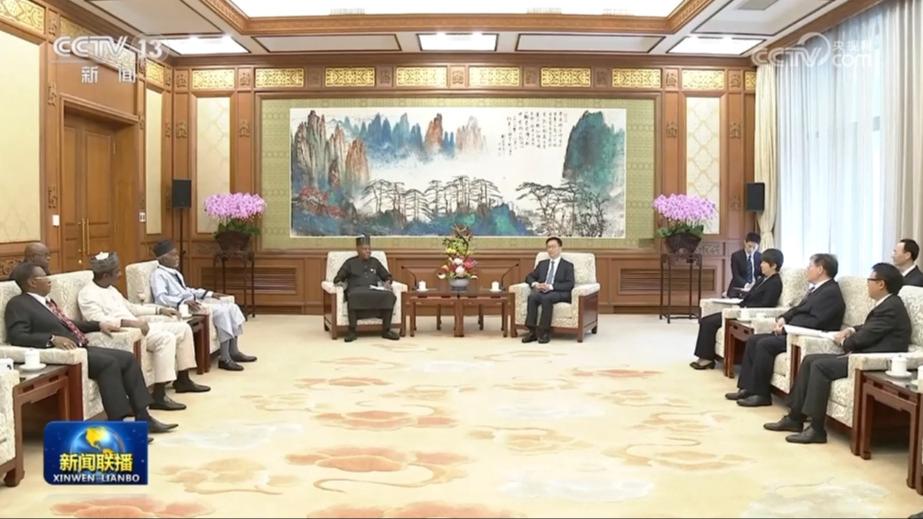 韩正会见尼日利亚副总统