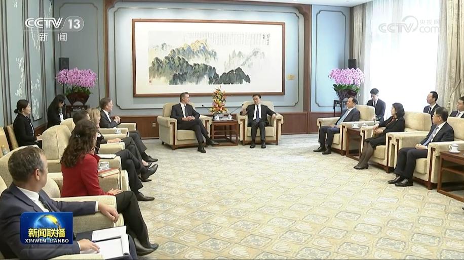 韩正会见美国加利福尼亚州州长