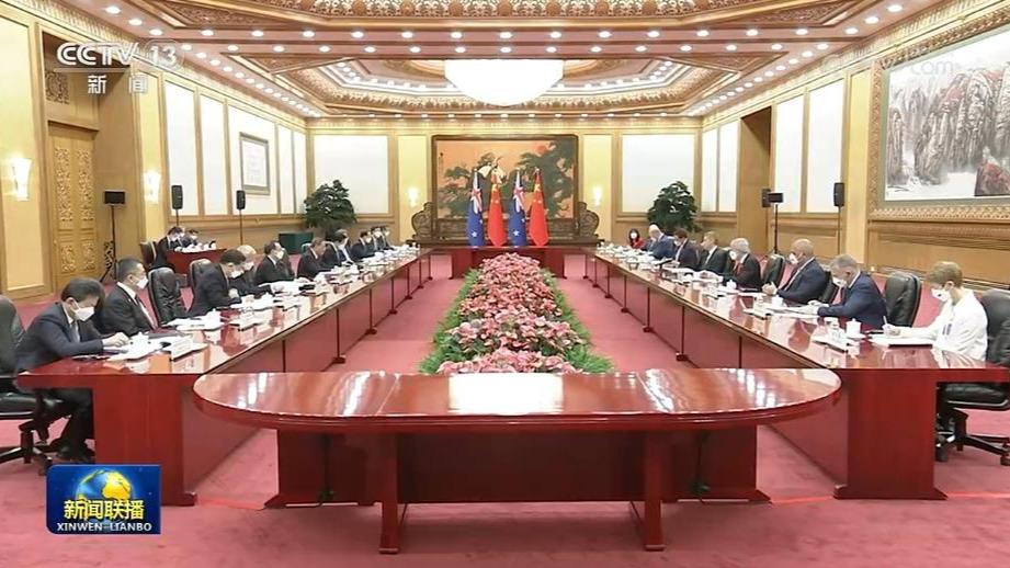 李强同新西兰总理会谈