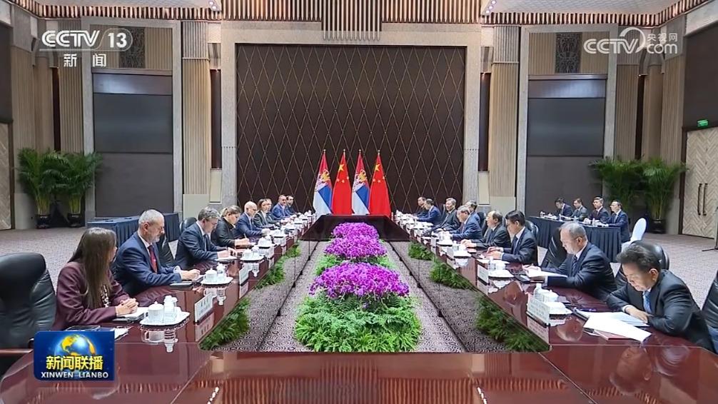李强会见塞尔维亚总理