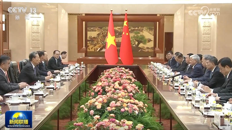 赵乐际会见越共中央总书记、国家主席