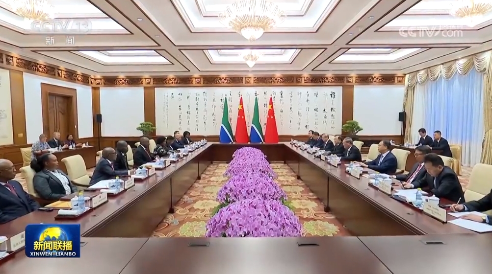 李强会见南非总统