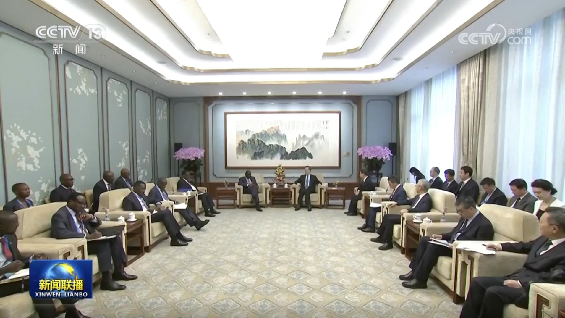 丁薛祥会见肯尼亚总统