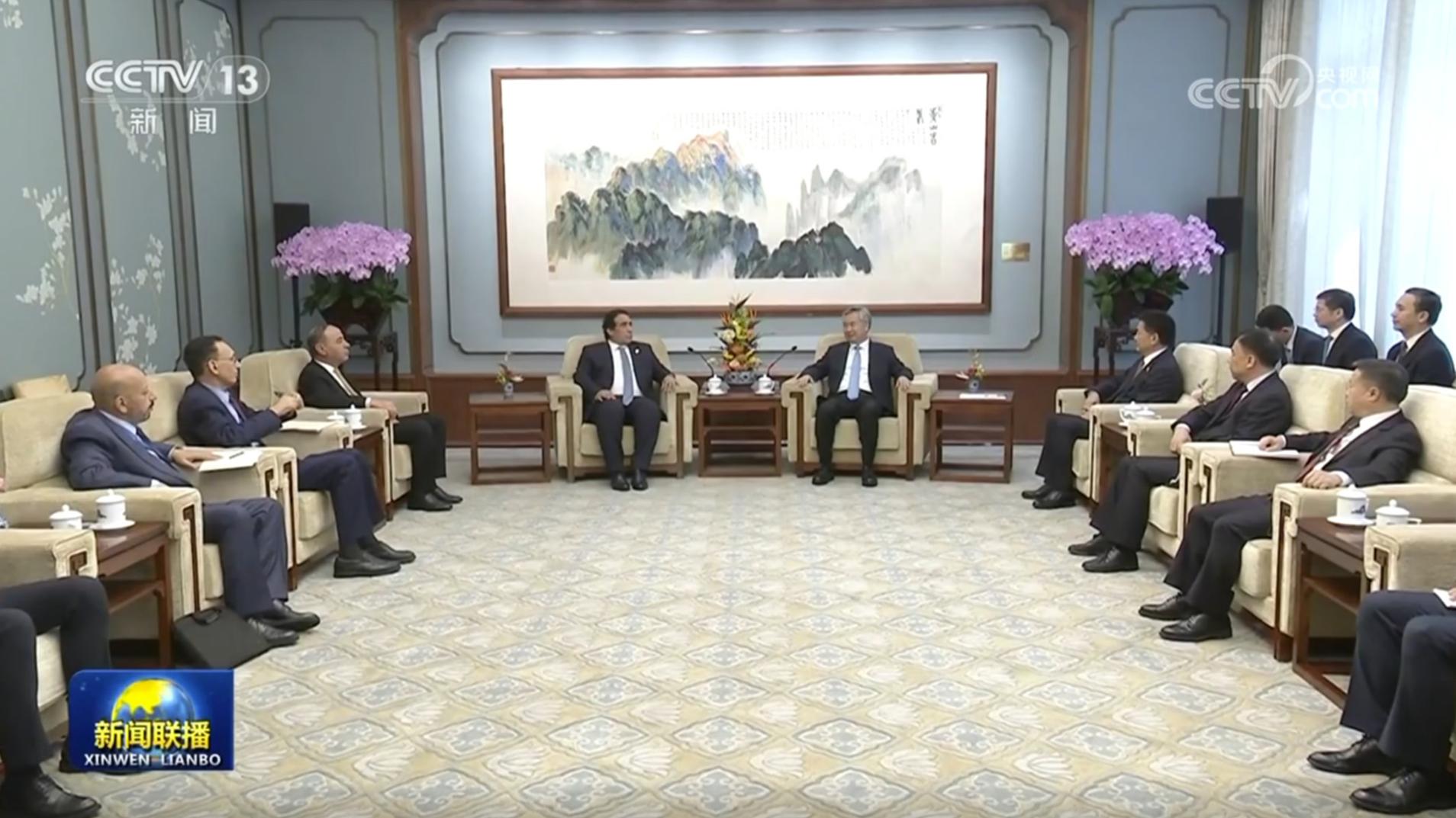李希会见利比亚总统委员会主席