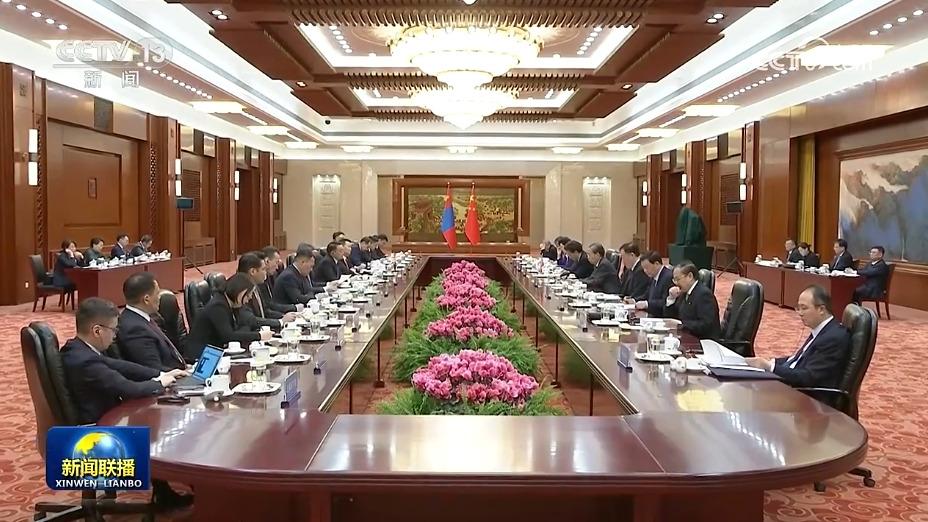 赵乐际同蒙古国国家大呼拉尔主席举行会谈