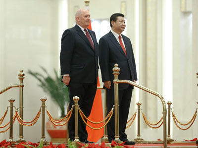 习近平会见澳大利亚总督