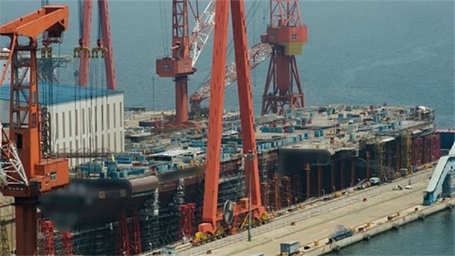 首艘国产航母生产进度曝光:建设已过半