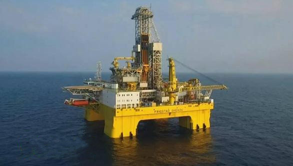 中国建全球最大海上钻井平台 有37层楼高