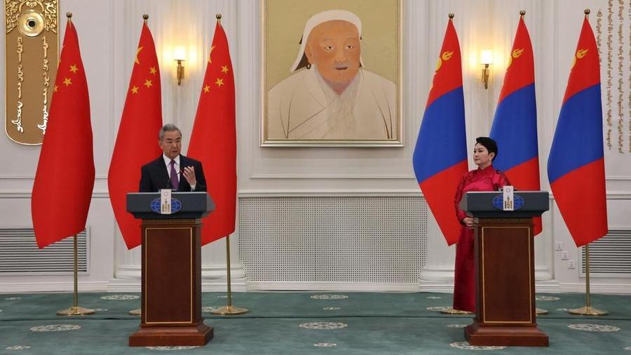 Chinese FM: China stays committed to being good neighbor, partner with mutual trust, support in handling ties with Mongolia
