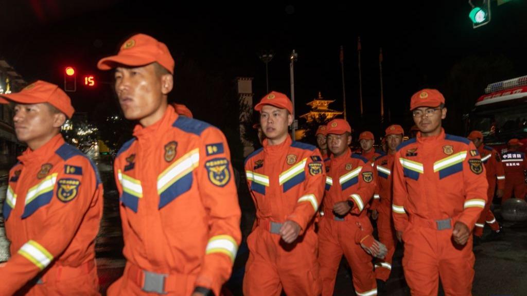 Rescuers rush to mudslide-hit border port in SW China's Xizang