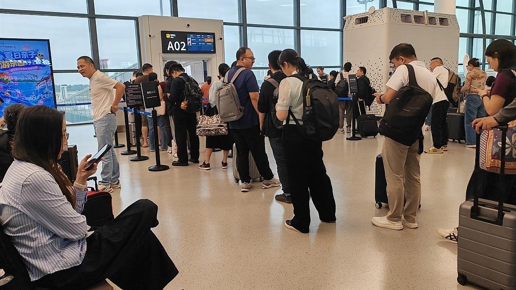 “航班超售” 旅客权益与航司效率咋兼顾