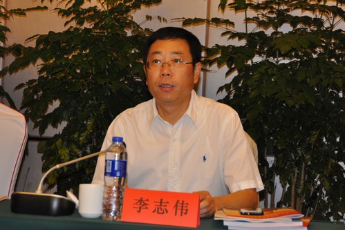 阜阳市委常委,秘书长李志伟代表市委,市政府致欢迎词.