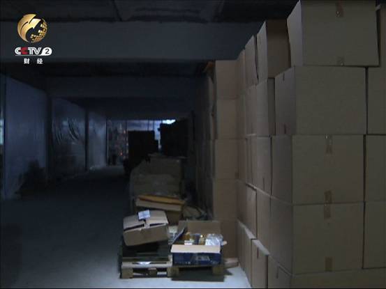 积压在工厂内的海参礼盒