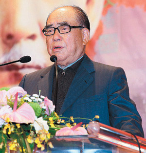 郝柏村谈台湾热点事件 称不能容许"街头决策"