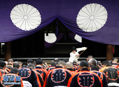 靖国神社"真相":军旗之下的招魂社
