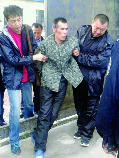 9月4日零时50分许,警方将王大民抓获图/钟欣