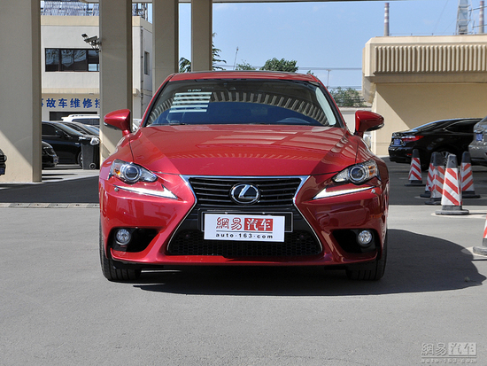 充满战斗力 实拍雷克萨斯rc f双门跑车