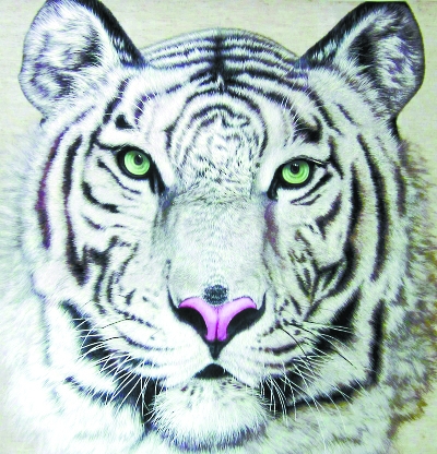 刘雅的湘绣作品《银虎》