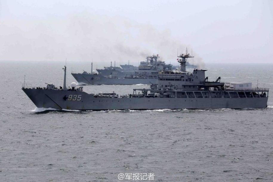 2014年8月中旬,南海舰队某登陆舰支队组织输送编队在南海某海域进行