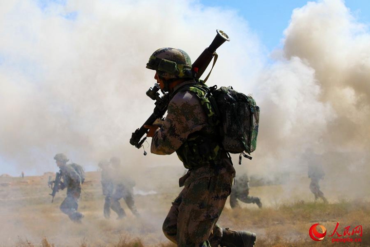 炮火中快速转移阵地