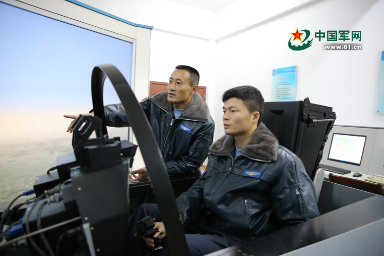 海军飞行员陈国强和黄孝刚:23秒的生死抉择