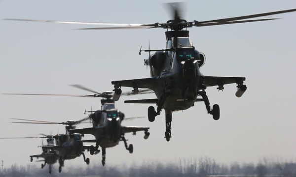 百架最新型武装直升机参演陆军一号演绎中国版壮志凌云