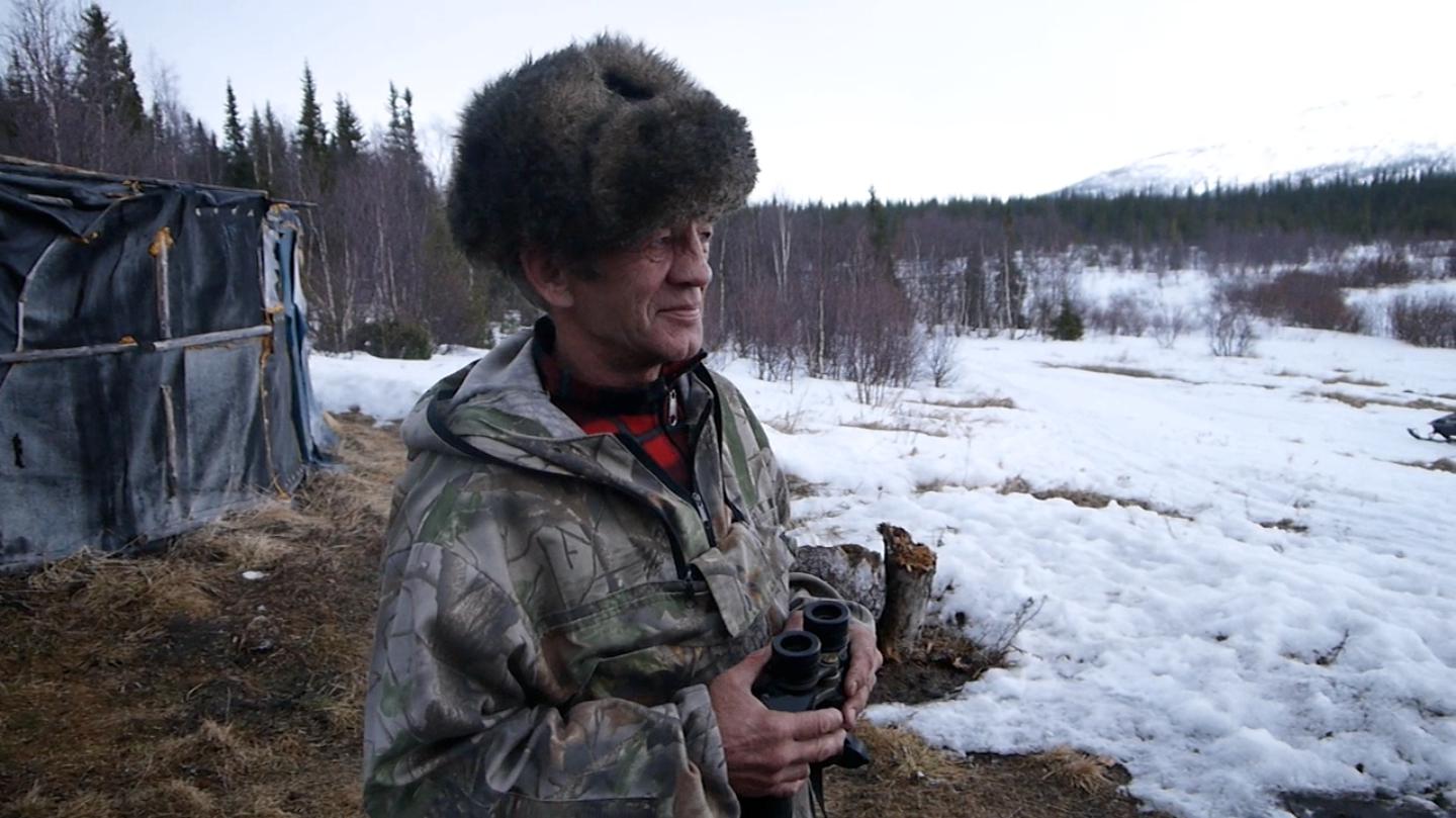 守林人尼古拉守护着一片广大的萨米圣湖"勒沃泽罗湖",以及周边的林木.