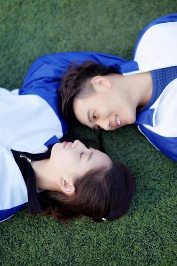 不堕胎不出国不死人看美少女导演玩转真正属于90后的青春片