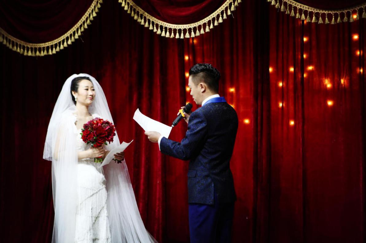完美婚礼恨嫁女舍弃容颜巧求婚文艺青年追梦路上遇真爱