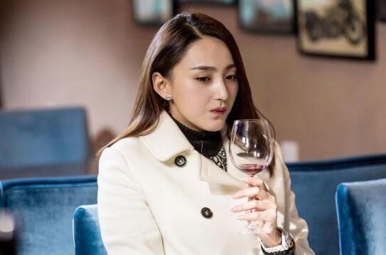 《执念师2》烧脑升级 艾晓琪分饰二角游刃有余