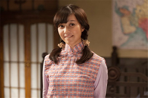 由何流执导,丁咛,李幼斌,张粟联袂主演的悬疑谍战大剧《邮差》现正在