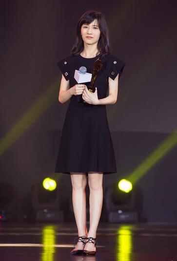 papi酱首次公开亮相 致谢粉丝获赞一股清流