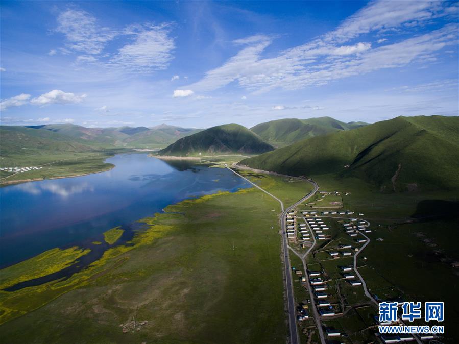 航拍石渠县太阳湖湖泊湿地一角(6月30日摄).