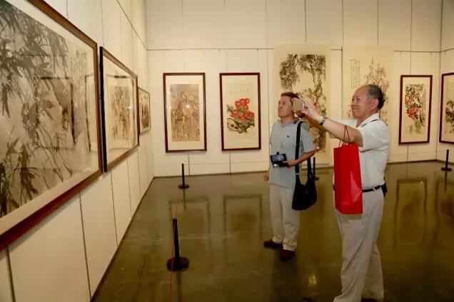 “清香溢远——第二届中国园林书画展”开幕_央博_央视网(cctv.com)