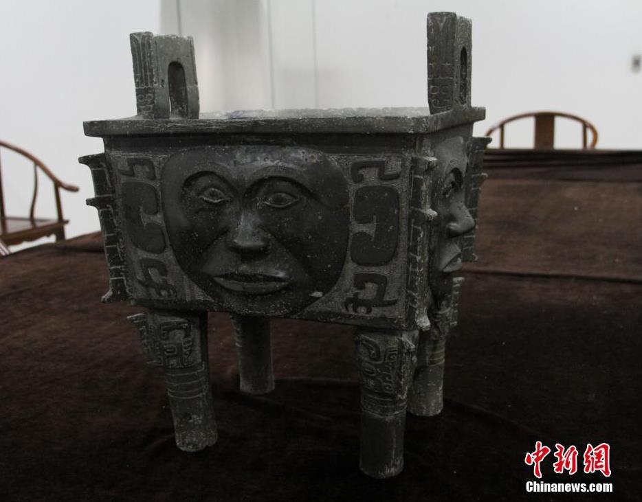 三星堆迎来国宝大禾人面纹方鼎