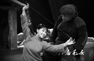 电影白毛女插曲曲谱_白毛女电影图片(2)