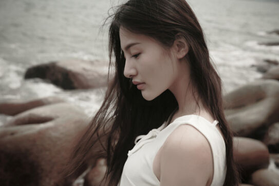 《老九门》霍家女掌门风范十足 戏外王美人可爱