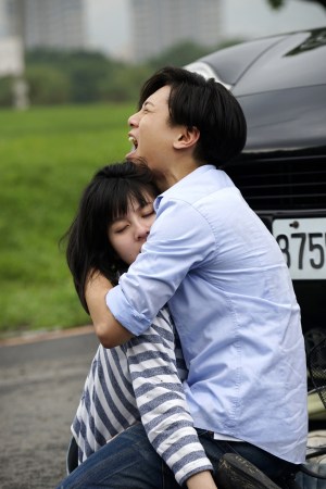 韦礼安新歌mv邀任贤齐执导 上演借位接吻