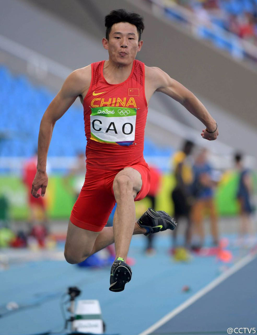 男子三级跳远资格赛 三位中国选手携手晋级决赛