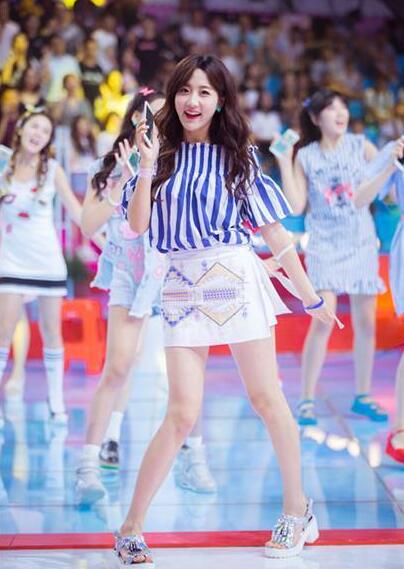 《夏日甜心》黄宗泽脱衣撩妹 同名手游强势来袭