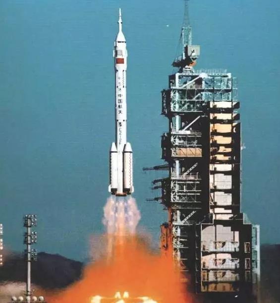 长征一号运载火箭是一种三级火箭,主要用于发射近地轨道小型有效载荷.