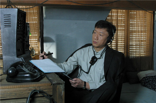 他是电影《永不消逝的电波》中的李侠.