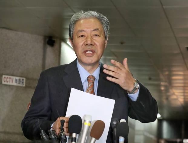 【号外】悬崖边的朴槿惠:5%!韩国历届总统支持率最低纪录