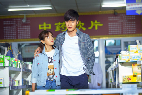 男主李嘉文女主郑湫泓剧照