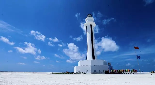 2016年4月5日,渚碧灯塔在南海渚碧礁正式启用