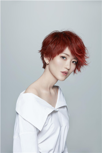 新加坡天后蔡淳佳帅气写真大片曝光岁末压轴新歌即将发布