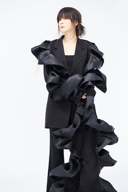 杨乃文《离心力》mv超虐心 呈现孤寂情感意境