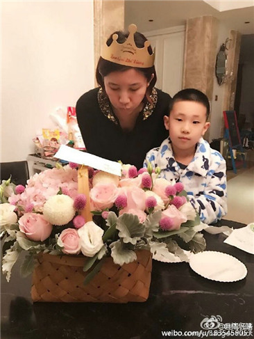 "好女儿,好媳妇,好妈妈,好演员,祝大竣妈妈生日快乐",在图片中,林永健